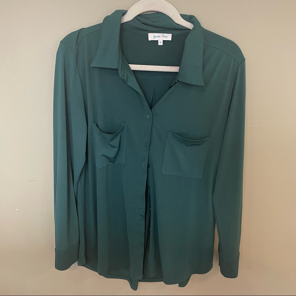 Grace & Lace Button Down Top Size Small